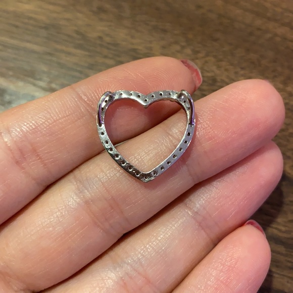 Sterling silver and diamond heart pendant. - Picture 5 of 5